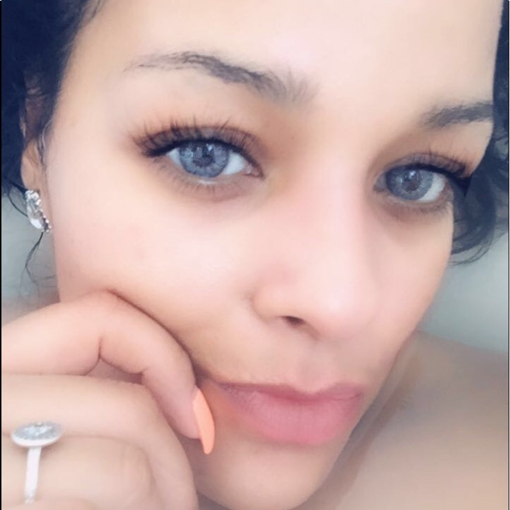 Meet your Posher, Frances